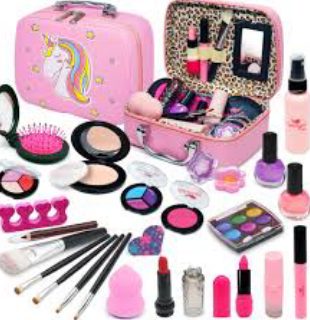 DIY Kids Makeup Kits and Recipes for Homemade Playtime Fun